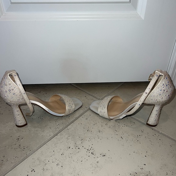 Blue by Betsey Johnson Dani Pearl Heels 6.5 - Picture 5 of 9